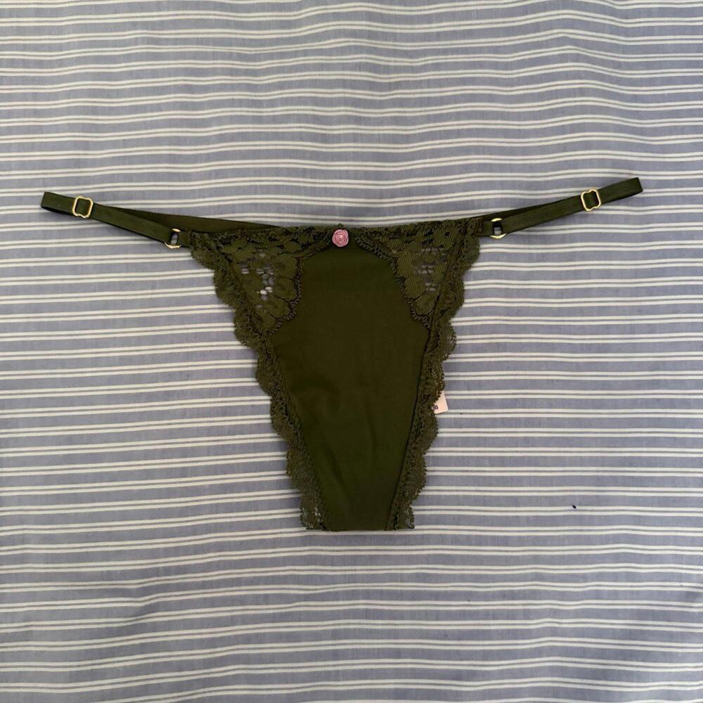 Victoria’s Secret DREAM ANGELS Lace-Trim Adjustable V-String Panty